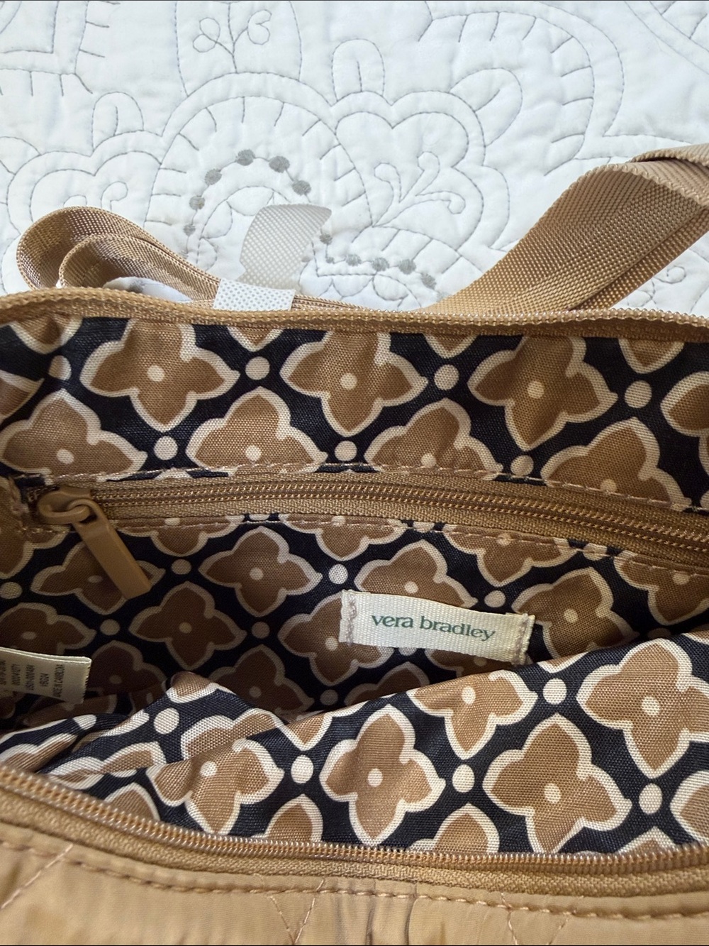 Vera Bradley NWT Quilted Tan Shoulder Sling Crossbody Bag - Picture 3 of 4
